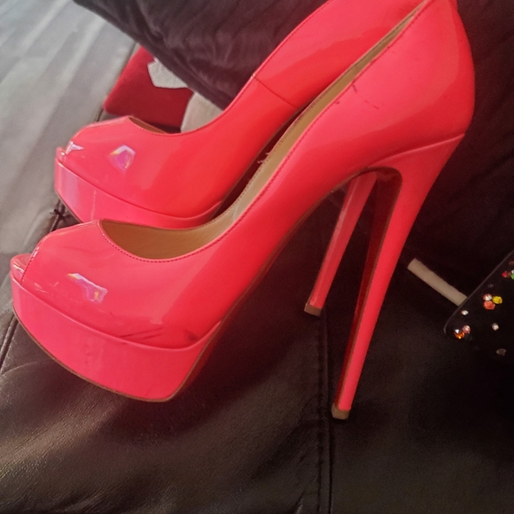 Shoes - Picture 1 of 1
